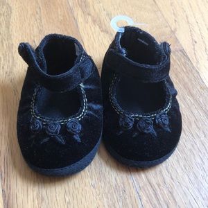 2/$10 🧡 NWT Newborn Black Velvet Shoes